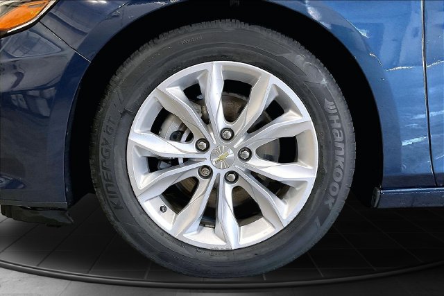 Used 2021 Chevrolet Malibu LT FWD image 9