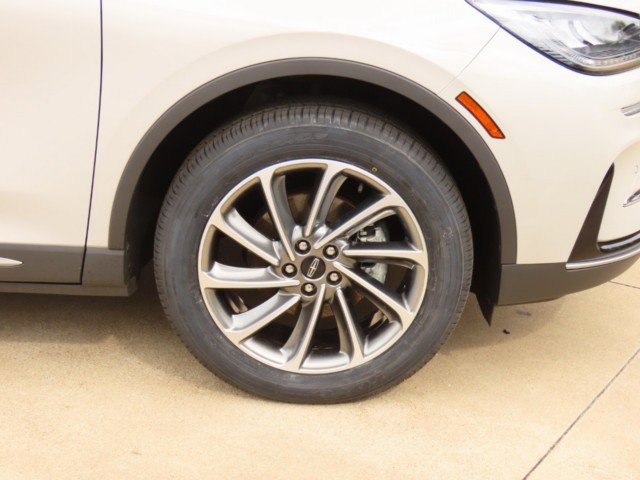 Certified 2023 Lincoln Corsair FWD w/ Equipment Group 101A image 7