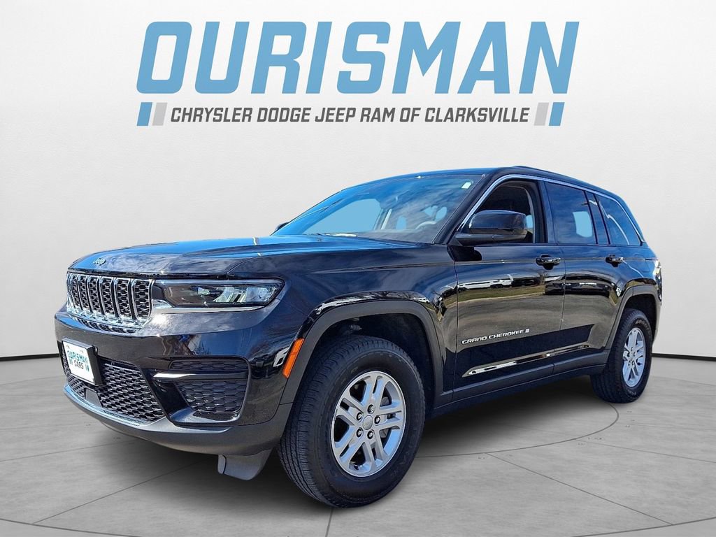 Used 2023 Jeep Grand Cherokee Laredo image 3