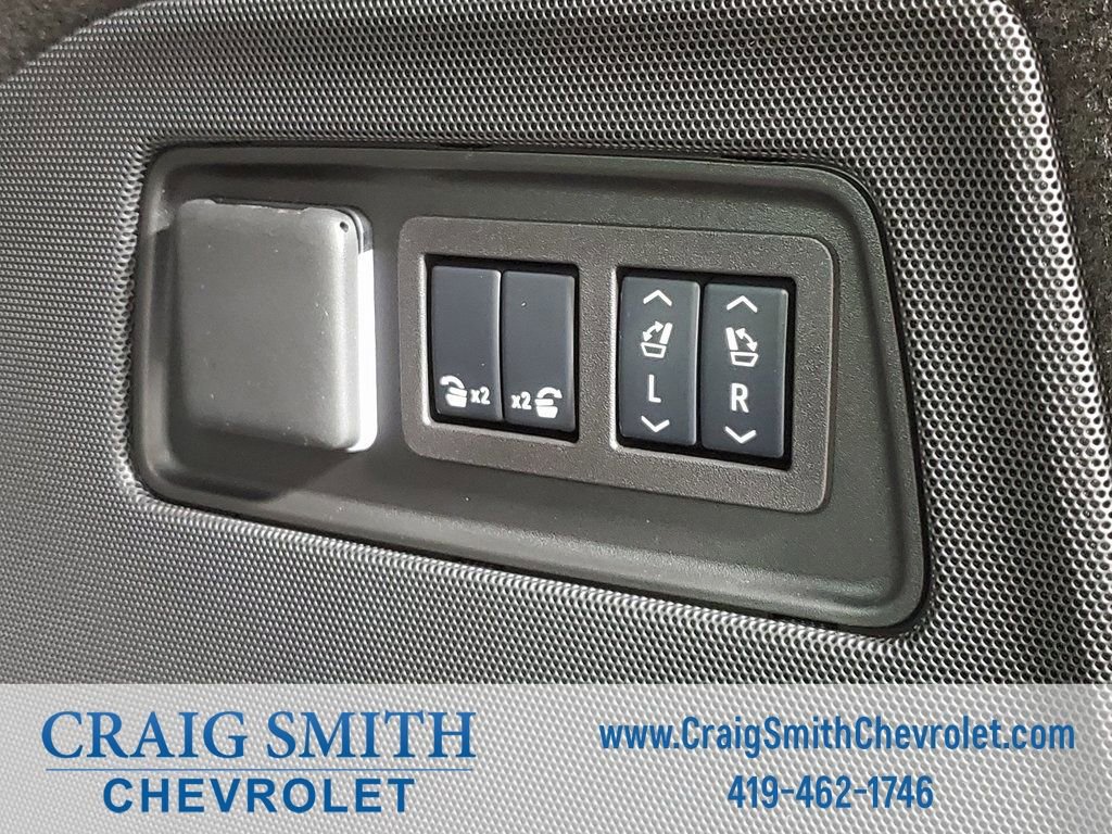 Used 2025 Cadillac Escalade Sport Platinum w/ LPO, ONYX Package image 21