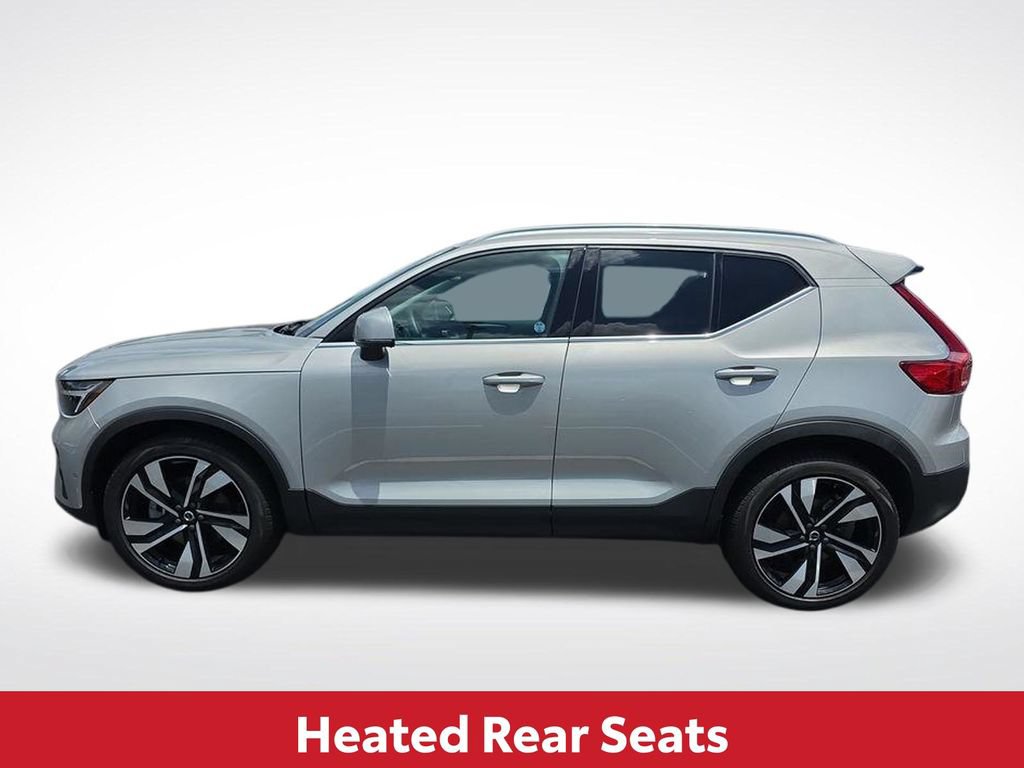 Used 2023 Volvo XC40 B5 Plus w/ Driver Assist Package AWD/4WD image 12