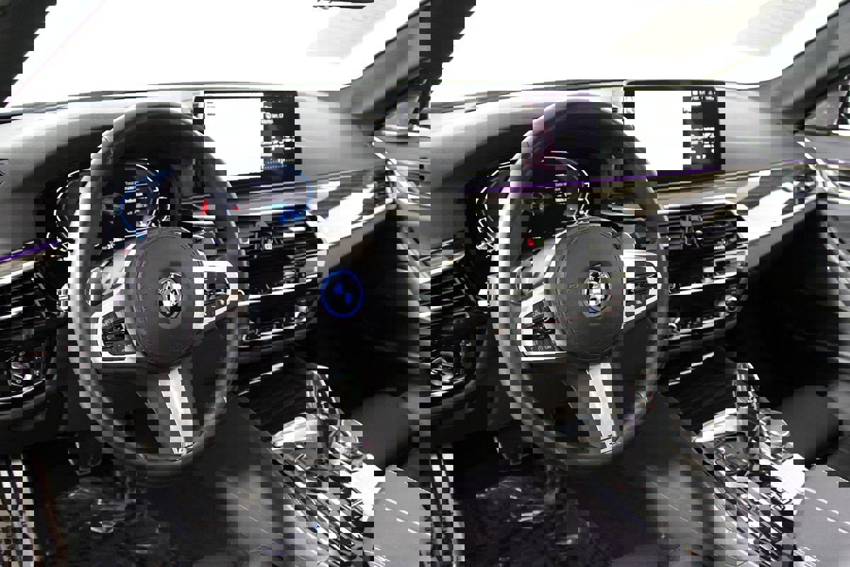 Used 2023 BMW 530e 530e w/ M Sport Package image 8