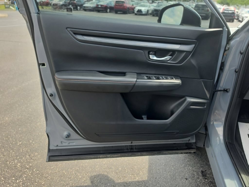 Used 2025 Honda CR-V Sport image 24