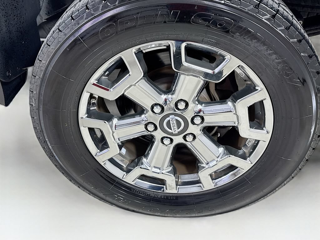 Used 2017 Nissan Titan SL w/ Chrome Package RWD image 40