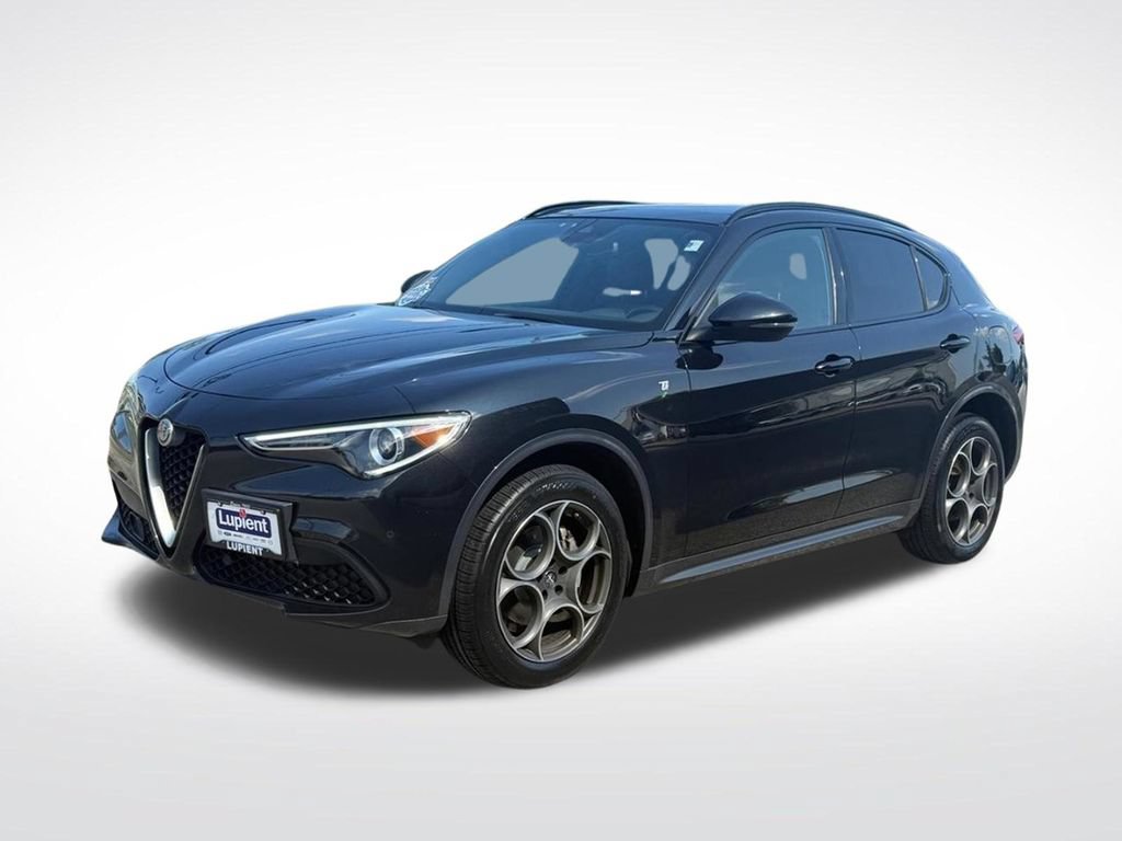 Used 2023 Alfa Romeo Stelvio Ti AWD/4WD image 8