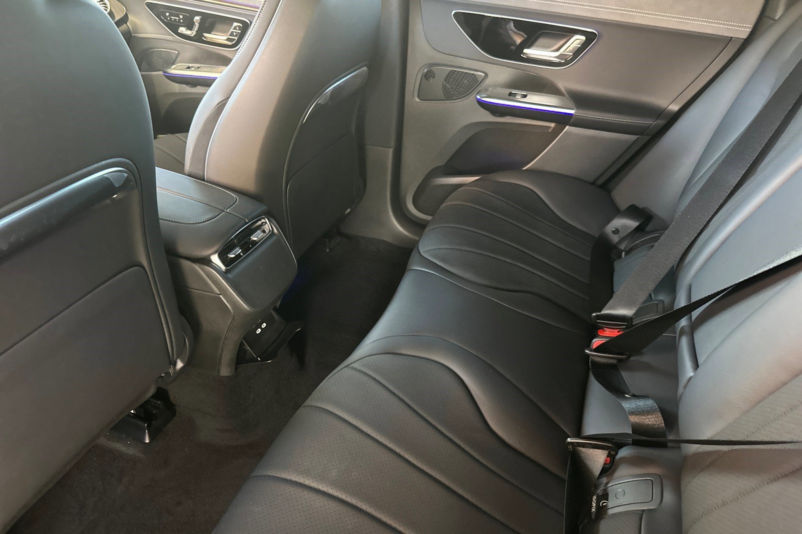 New 2026 Mercedes-Benz EQE 320 4MATIC SUV image 19