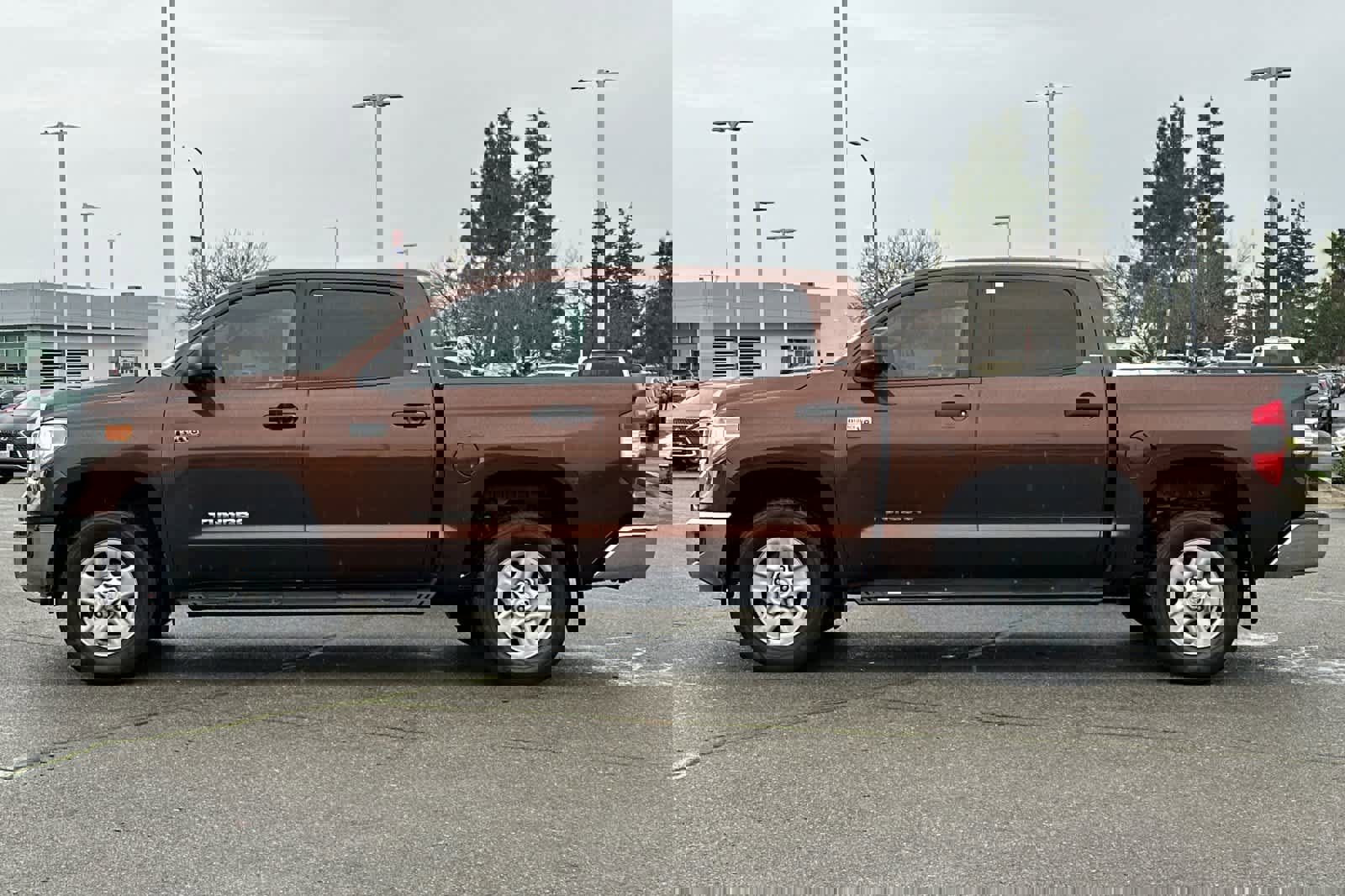 Used 2016 Toyota Tundra SR5 image 9