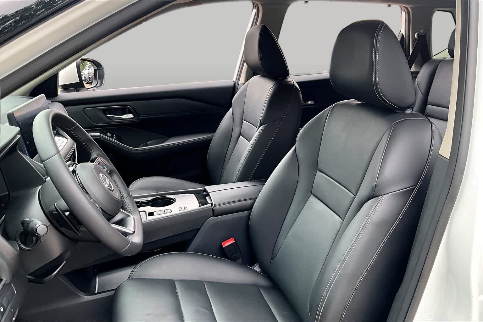 Used 2024 Nissan Rogue SL w/ SL Premium Package FWD image 8
