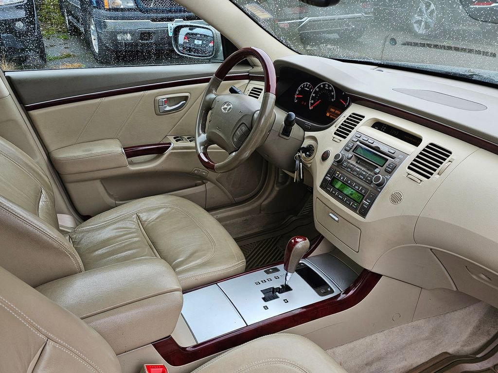 Used 2006 Hyundai Azera Limited image 10