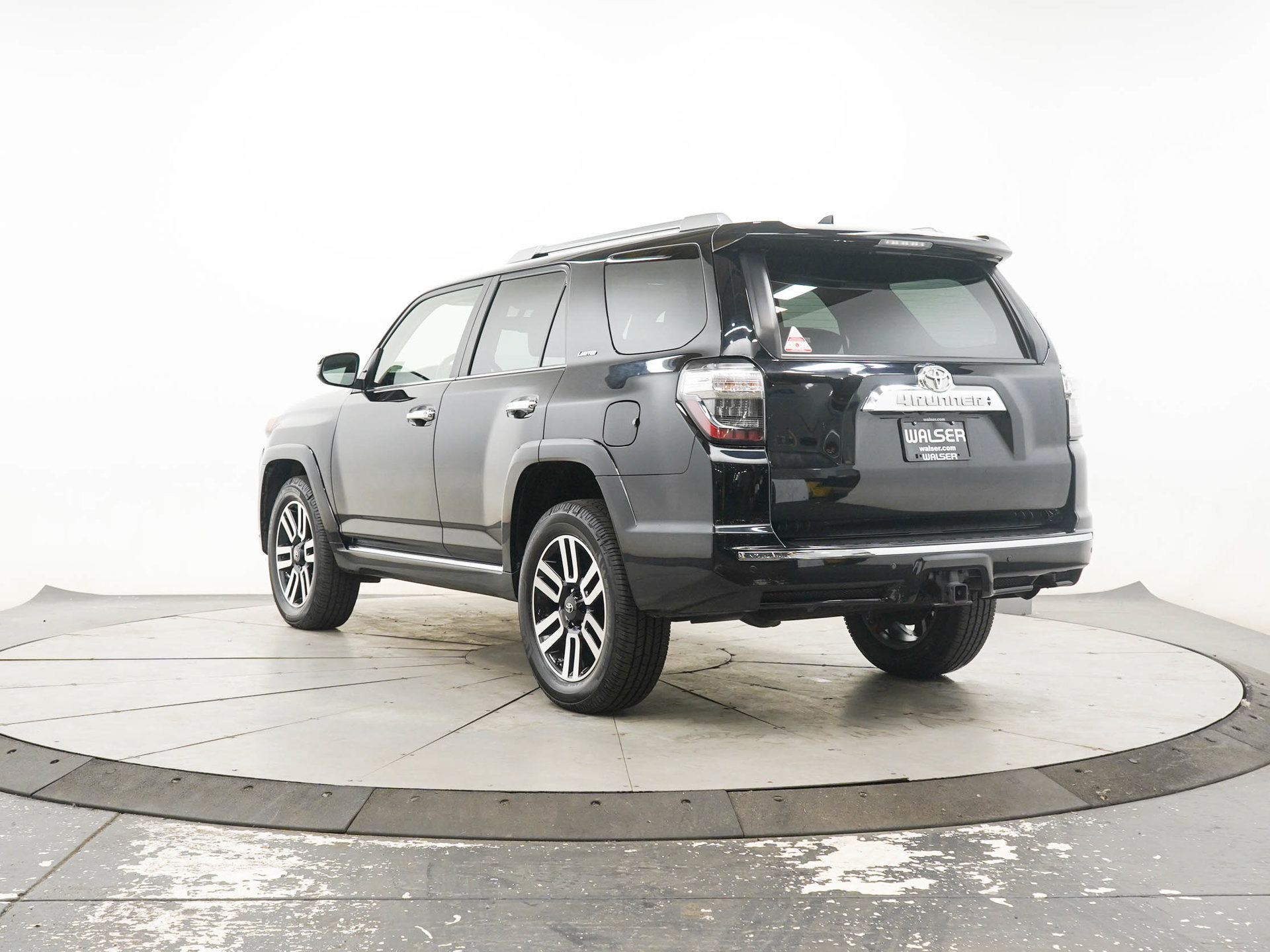 Used 2019 Toyota 4Runner Limited AWD/4WD image 3