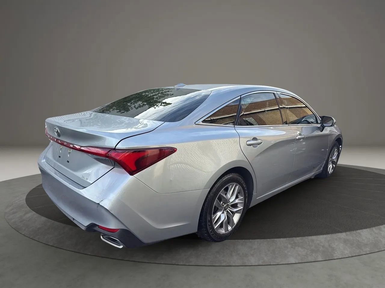 Used 2022 Toyota Avalon XLE FWD image 5