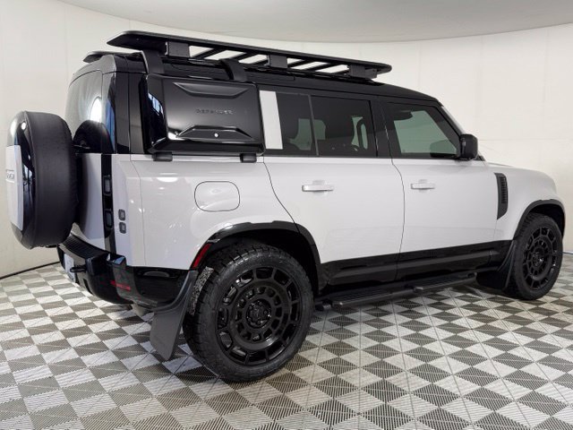 New 2026 Land Rover Defender 110 X-Dynamic SE AWD/4WD image 8
