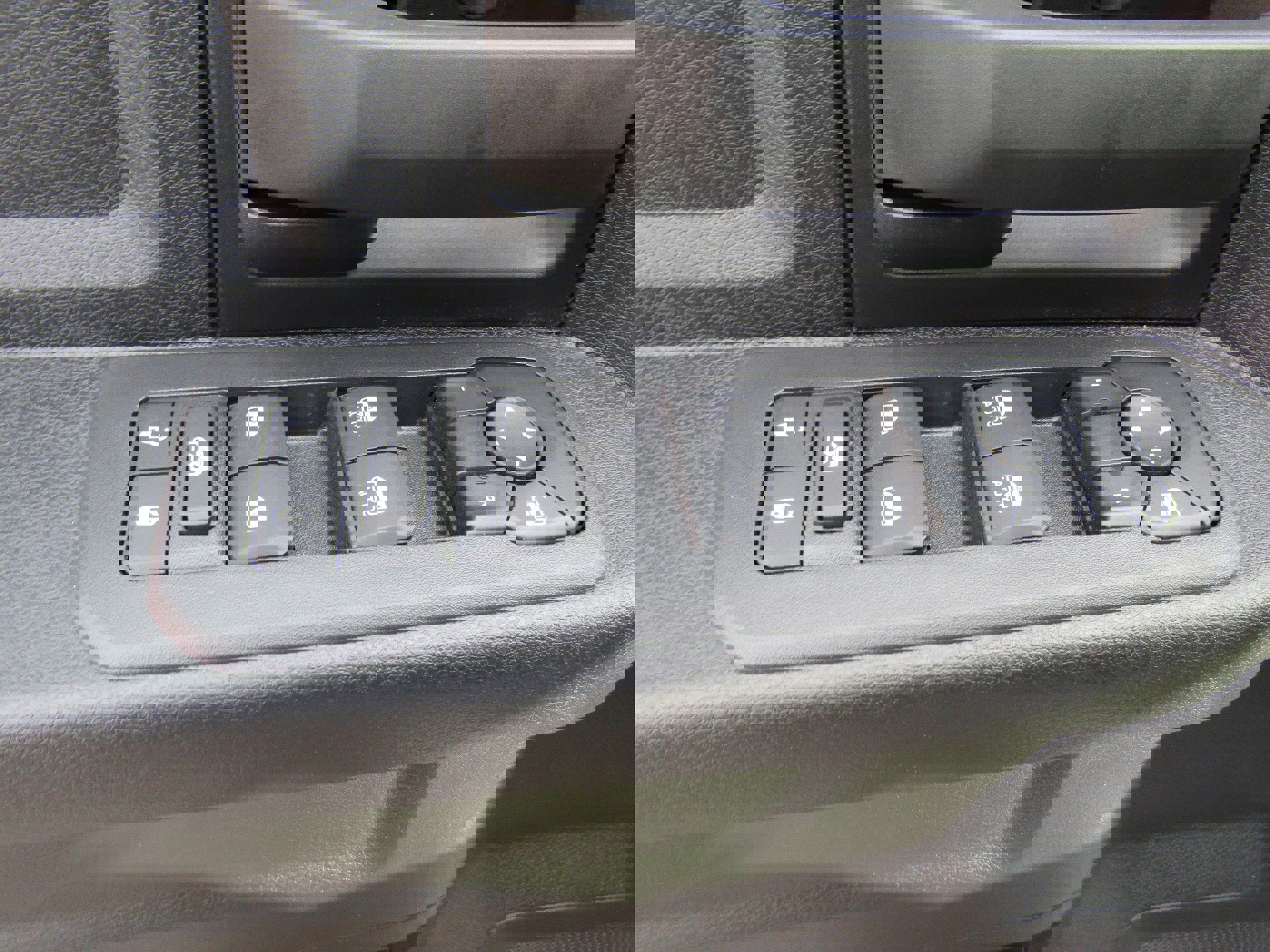 Used 2025 RAM 3500 Tradesman w/ Chrome Appearance Group image 18