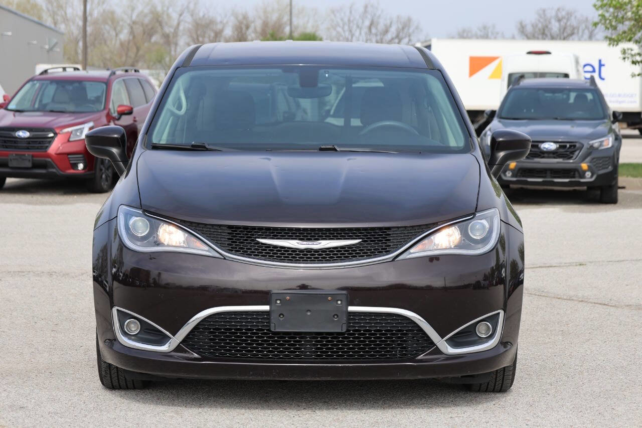Used 2017 Chrysler Pacifica Touring Plus image 5