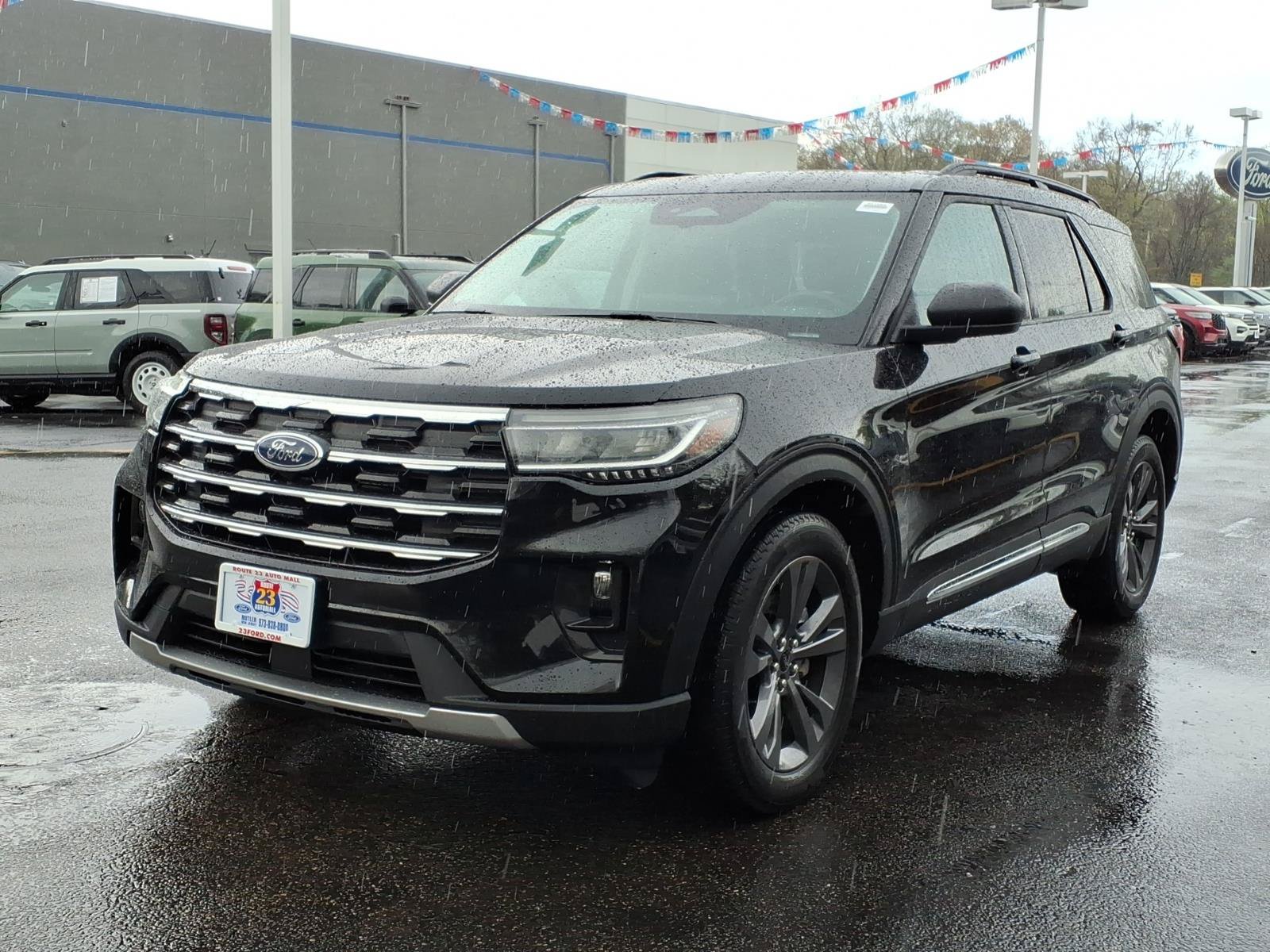 Certified 2025 Ford Explorer Active w/ Active Comfort Package AWD/4WD image 4