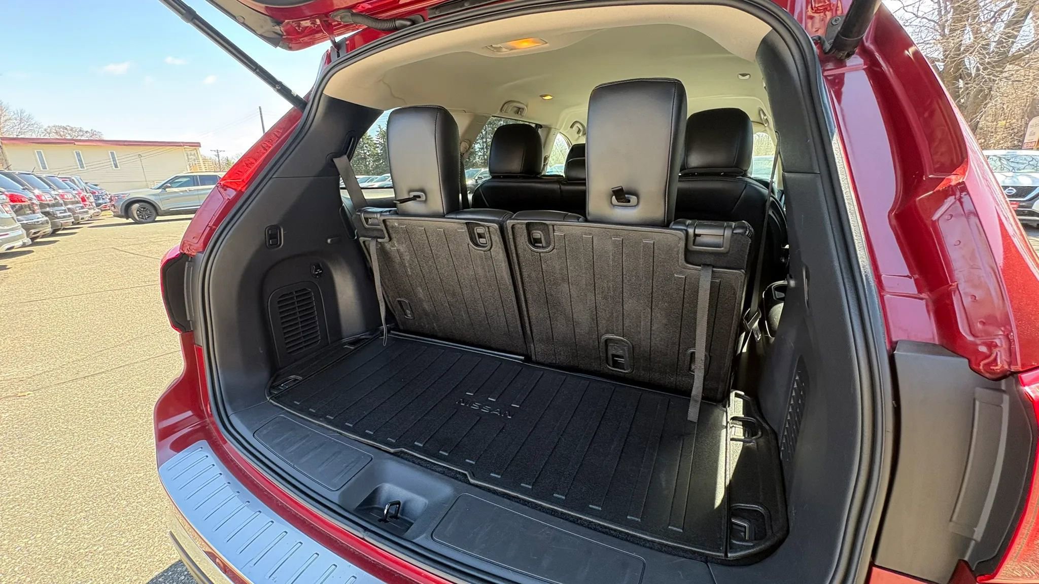 Used 2017 Nissan Pathfinder SL w/ Trailer Tow Package image 27