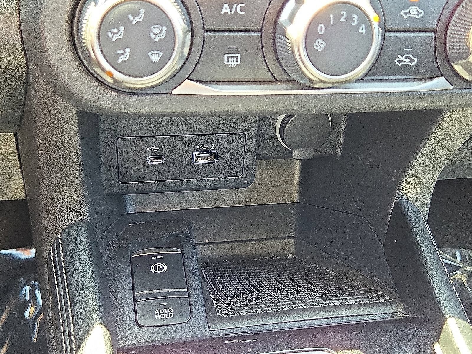 Used 2024 Nissan Kicks SV FWD image 29