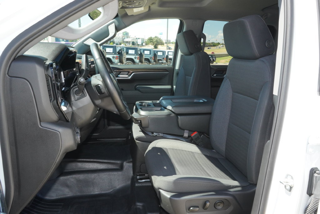 Used 2025 Chevrolet Silverado 1500 LT w/ Safety Package AWD/4WD image 26