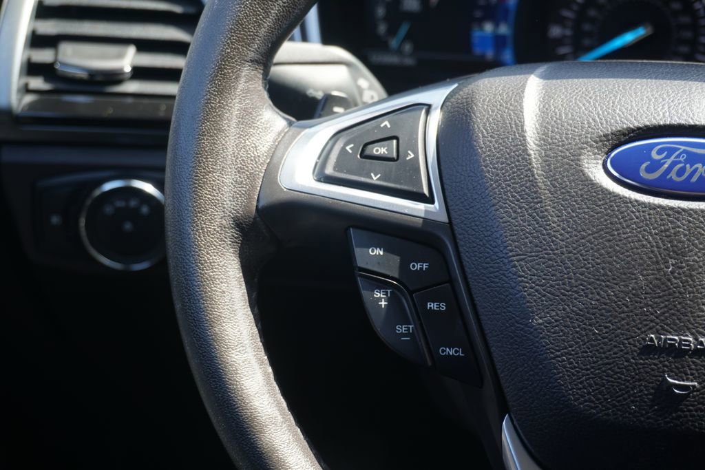 Used 2016 Ford Fusion SE FWD image 14