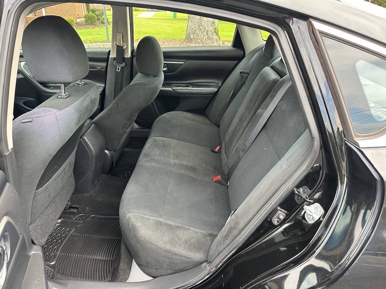 Used 2015 Nissan Altima 2.5 S w/ Power Driver Seat Package FWD image 11