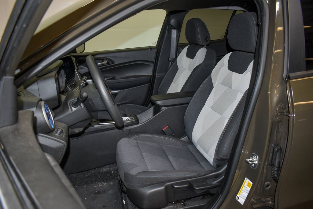 Used 2024 Chevrolet Trax LS w/ LS Convenience Package image 20