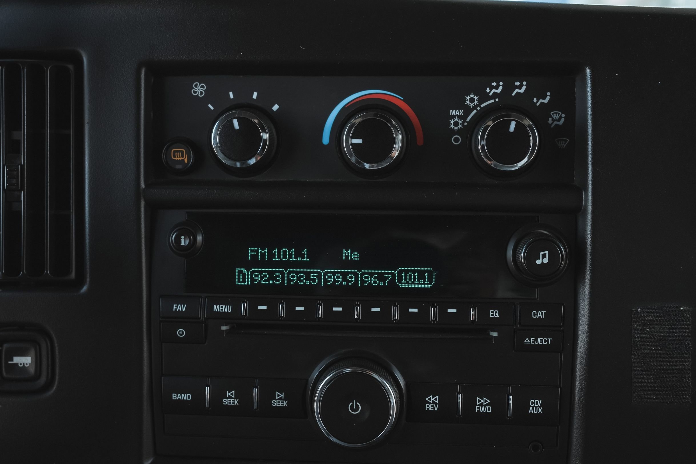 Used 2016 Chevrolet Express 3500 Extended RWD image 17