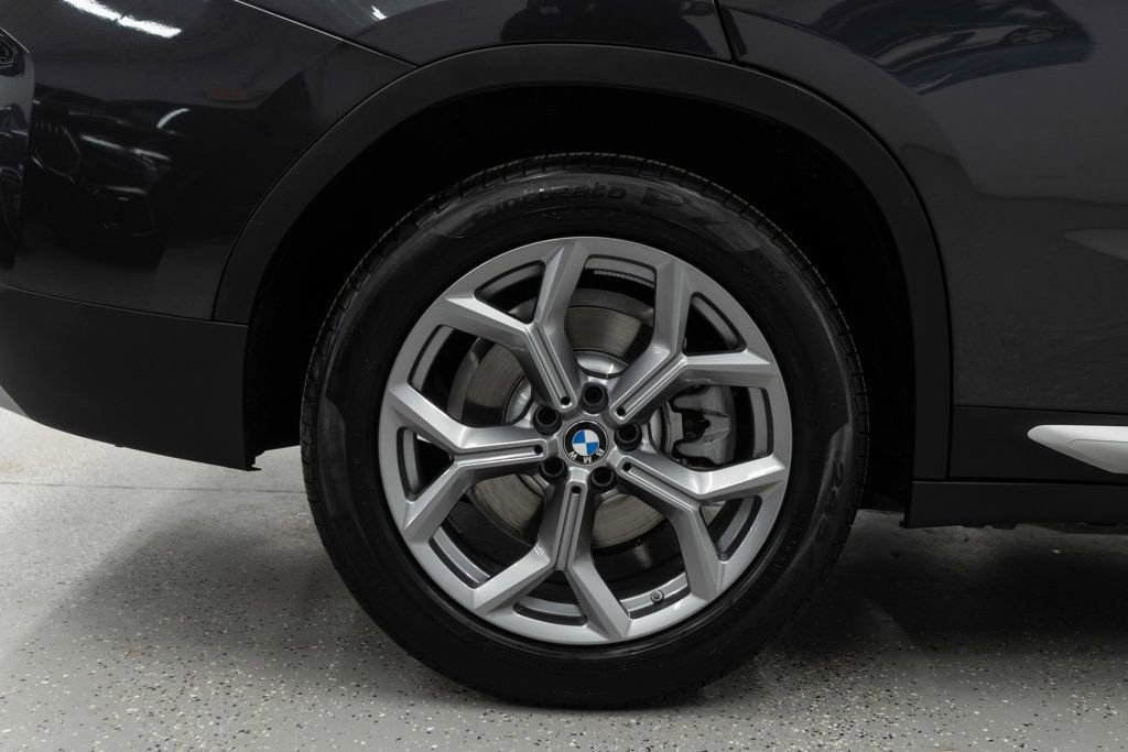 Used 2025 BMW X4 xDrive30i w/ Premium Package image 38