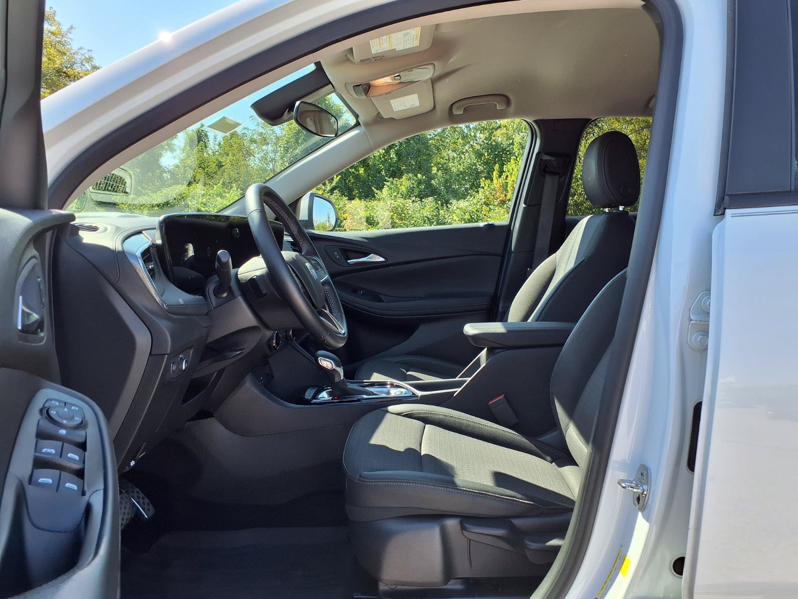 Used 2025 Buick Encore GX Preferred FWD image 21
