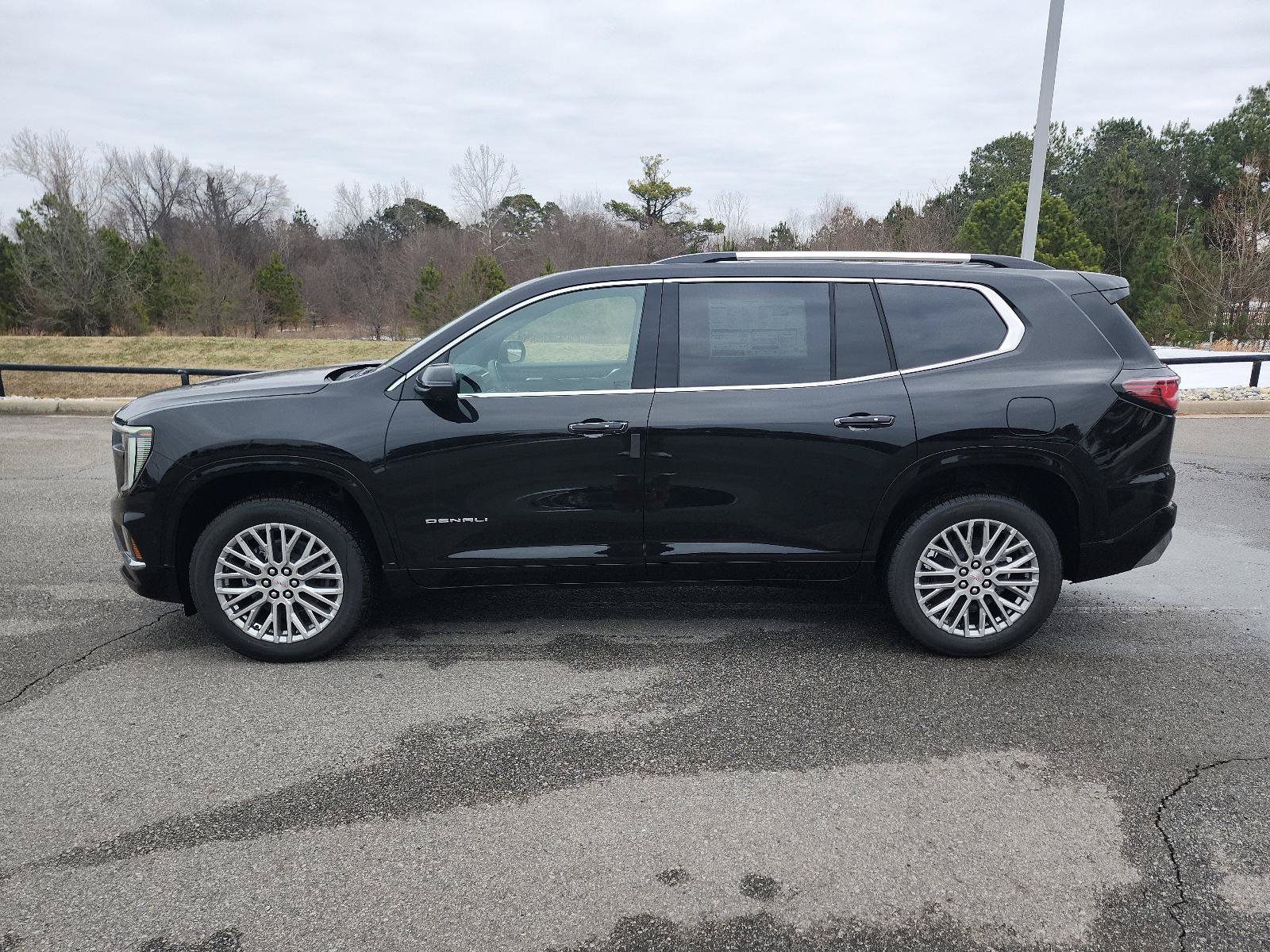 New 2026 GMC Acadia Denali w/ Super Cruise Package FWD image 2