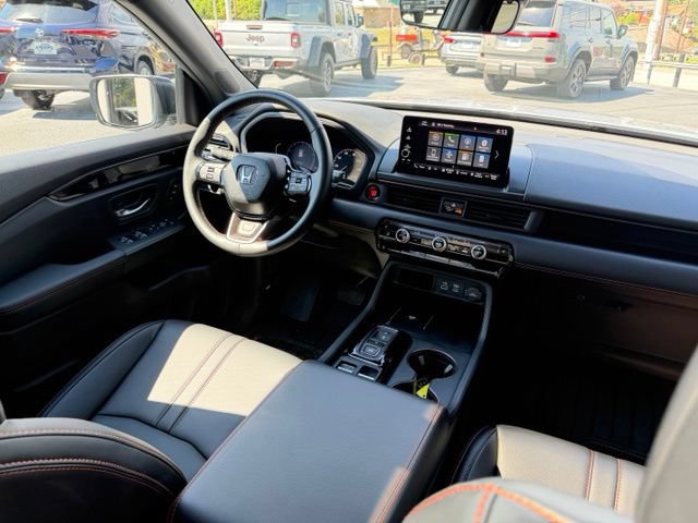 Used 2025 Honda Pilot TrailSport image 21