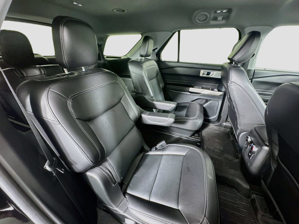 Used 2024 Ford Explorer Limited w/ Limited Technology Package RWD image 30
