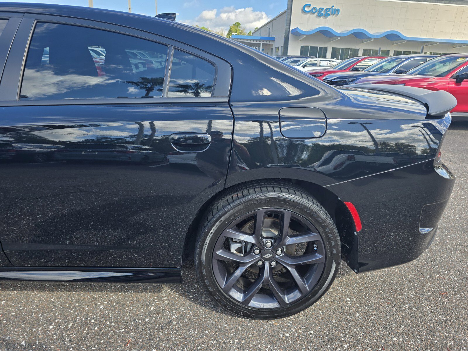 Used 2022 Dodge Charger R/T w/ Blacktop Package image 4