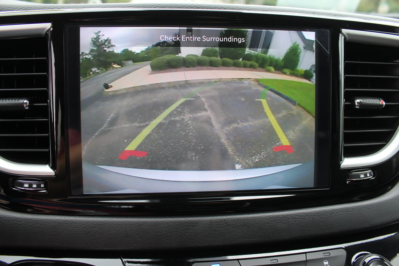 Used 2024 Chrysler Pacifica Select image 34