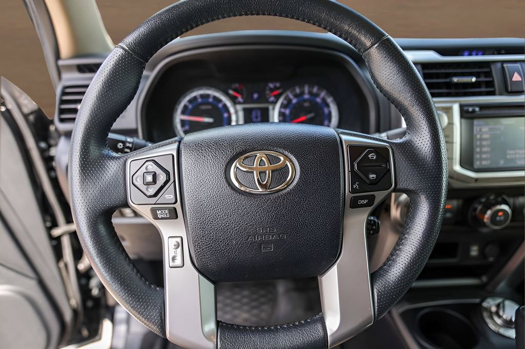 Used 2019 Toyota 4Runner SR5 AWD/4WD image 12