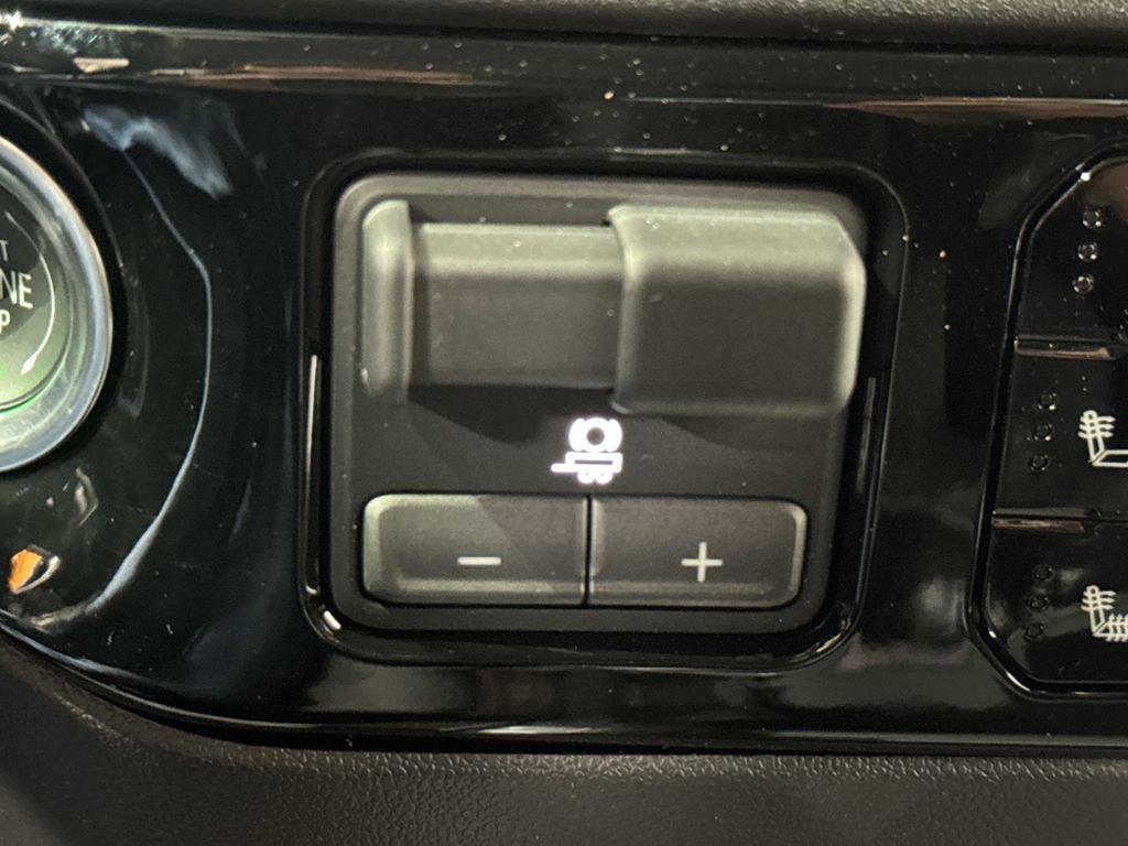 New 2025 GMC Sierra 2500 SLT w/ SLT Convenience Package image 36