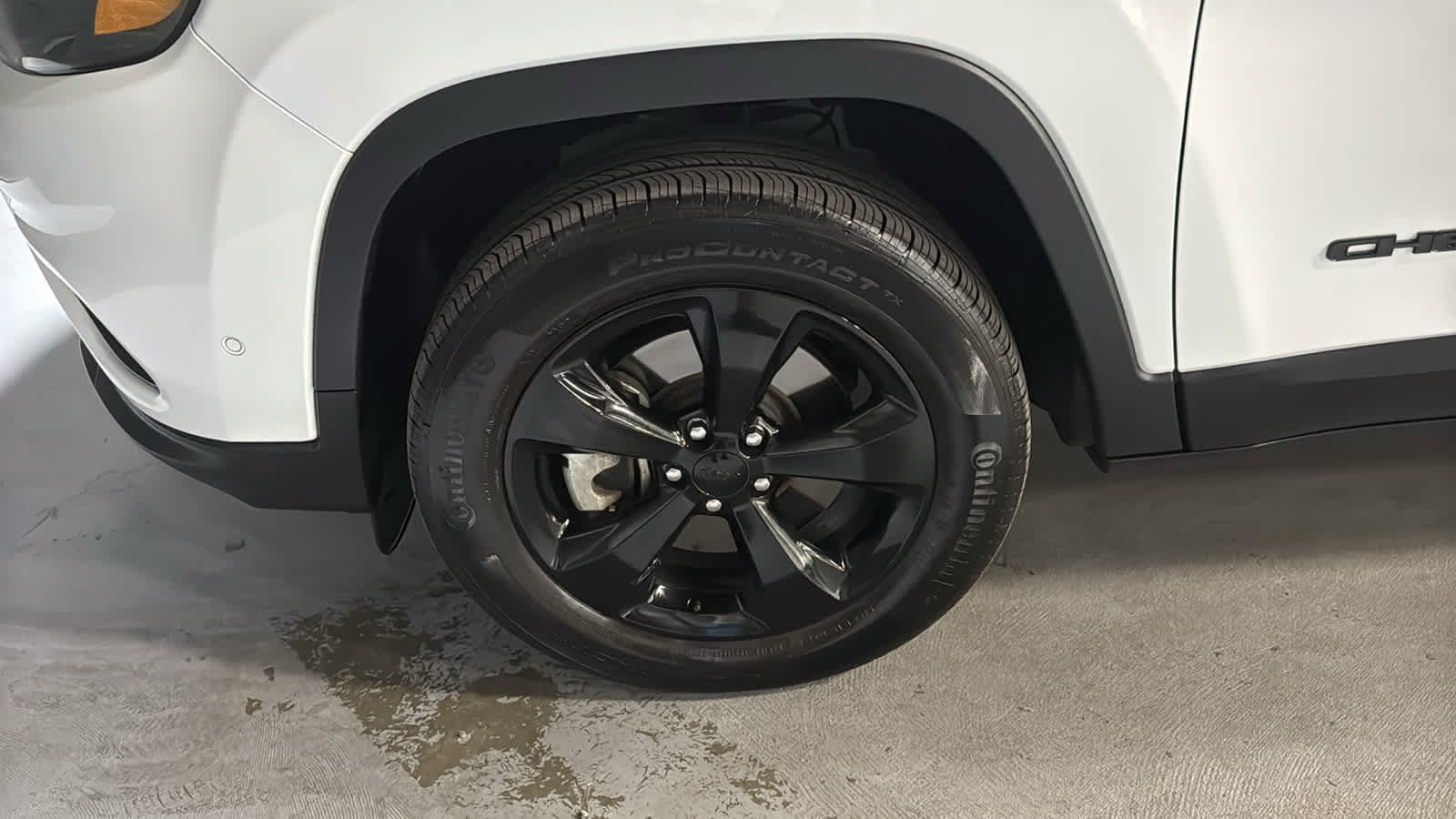 Certified 2023 Jeep Cherokee Altitude Lux w/ Mopar Interior Package AWD/4WD image 9