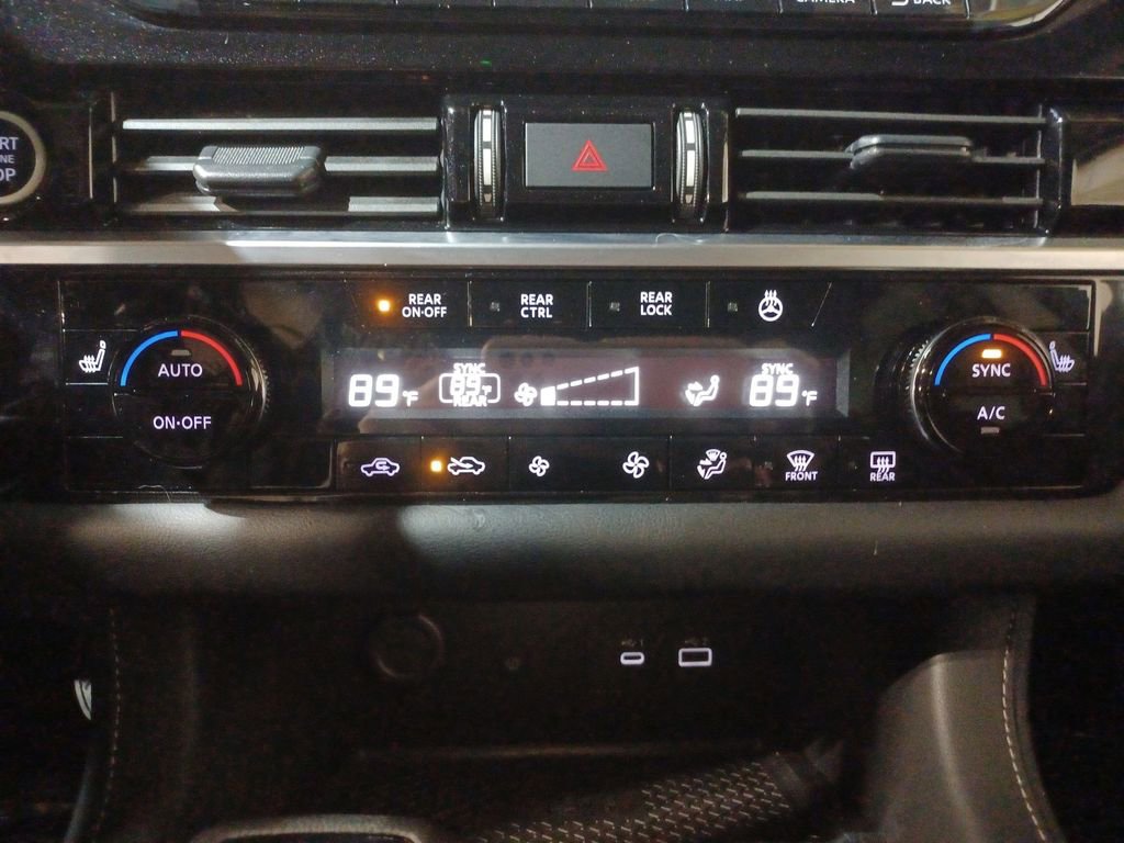 Used 2024 Nissan Pathfinder SL image 16