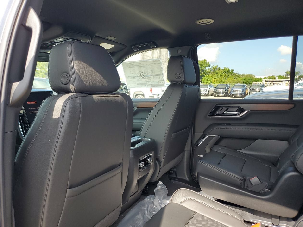 New 2026 GMC Yukon XL Denali RWD image 10