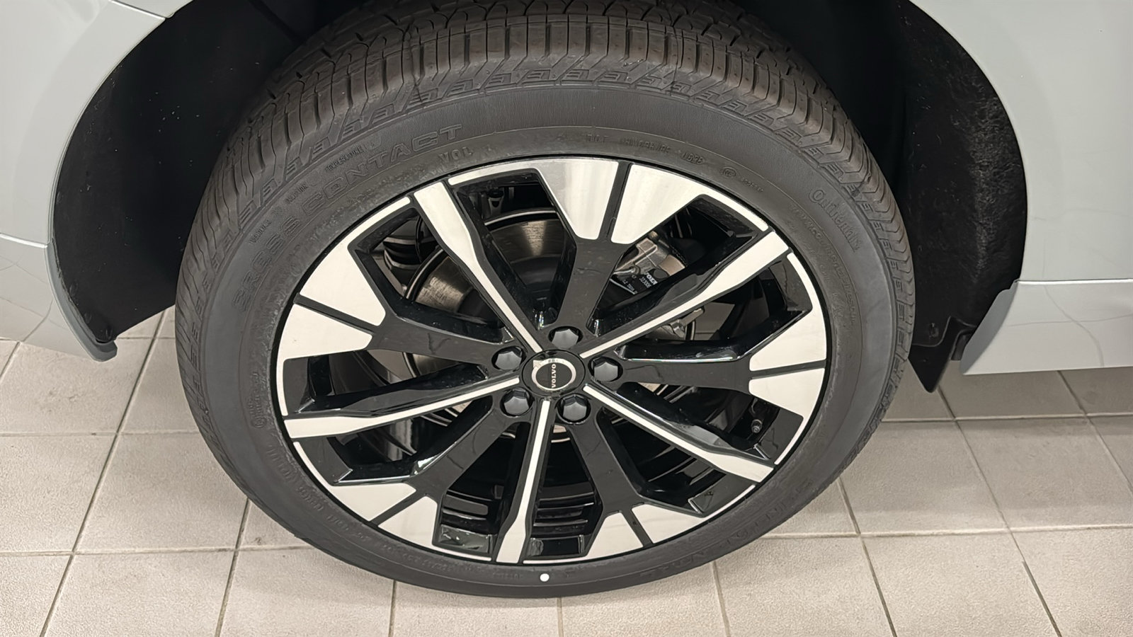 New 2027 Volvo XC60 B5 Plus AWD/4WD image 31