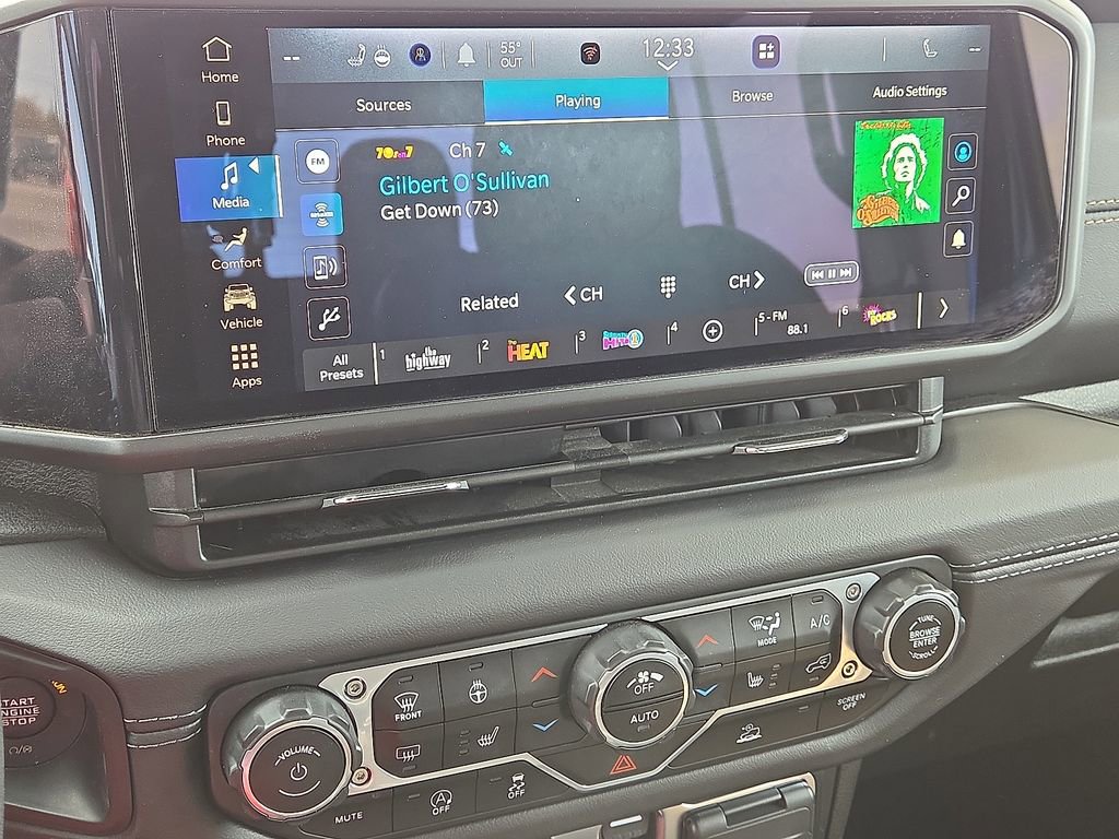 Used 2024 Jeep Gladiator Sport image 25