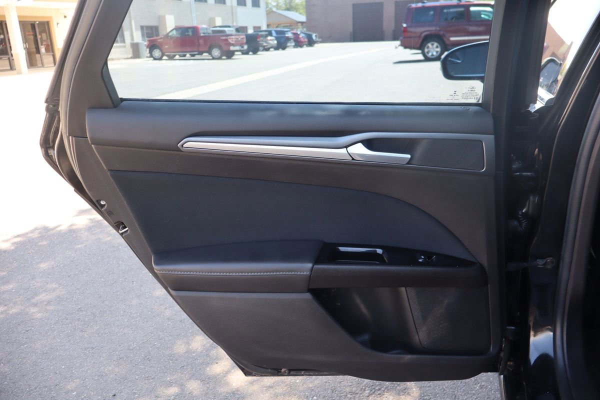 Used 2014 Ford Fusion SE FWD image 24