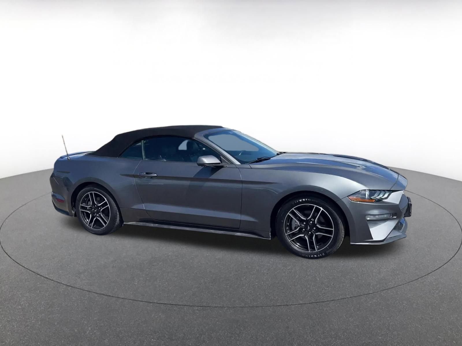 Used 2023 Ford Mustang Premium image 2