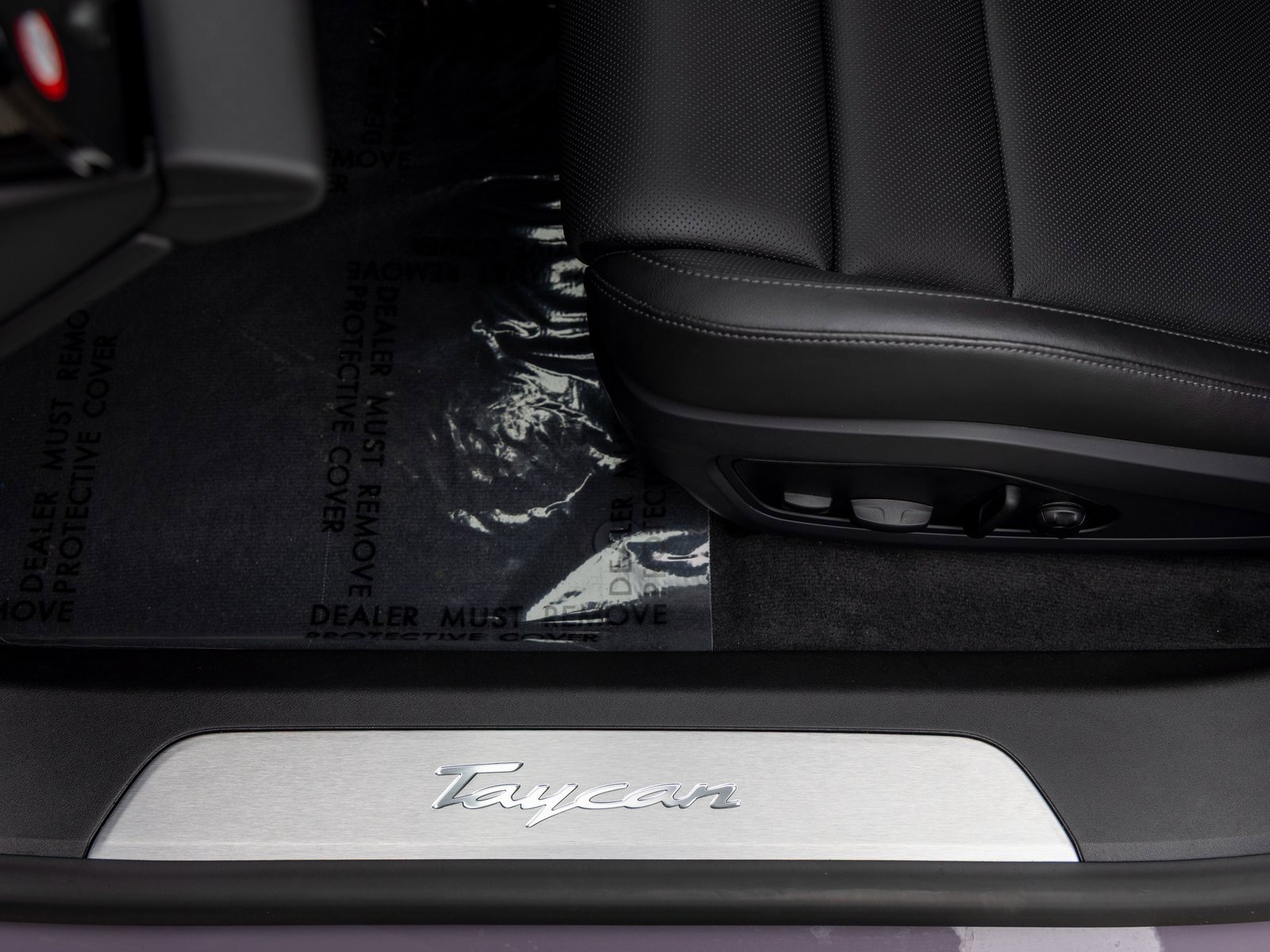 New 2025 Porsche Taycan image 24