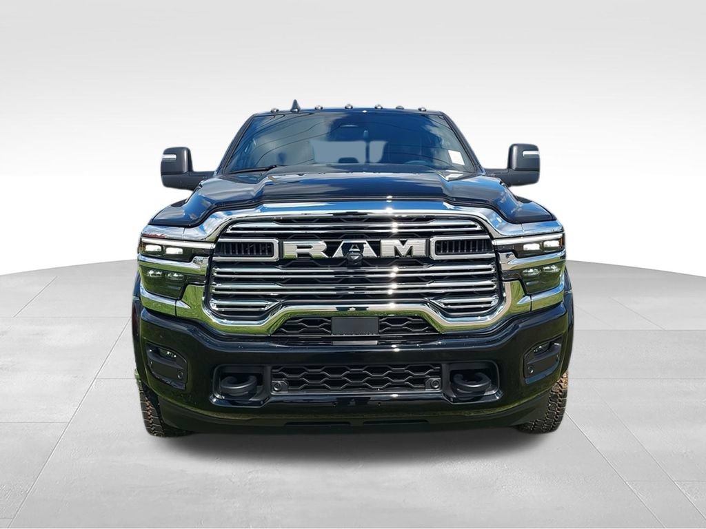 New 2026 RAM 4500 4x4 Crew Cab DRW w/ Laramie Trim Package image 3