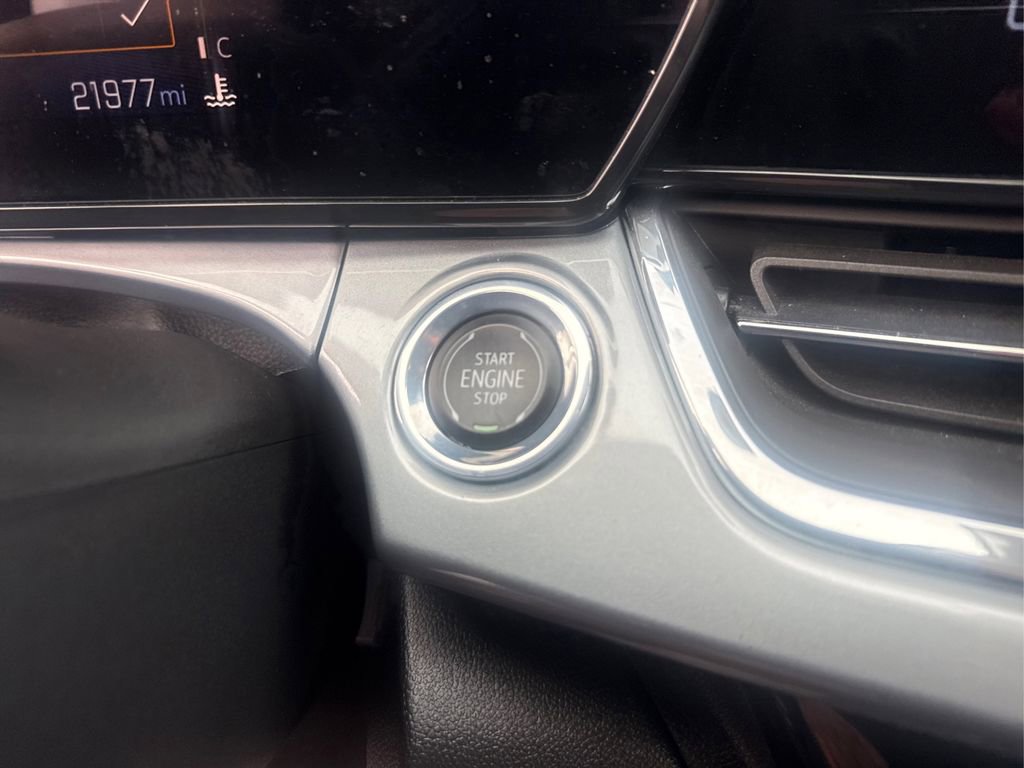 Used 2024 Chevrolet Trax LT w/ Driver Confidence Package FWD image 26