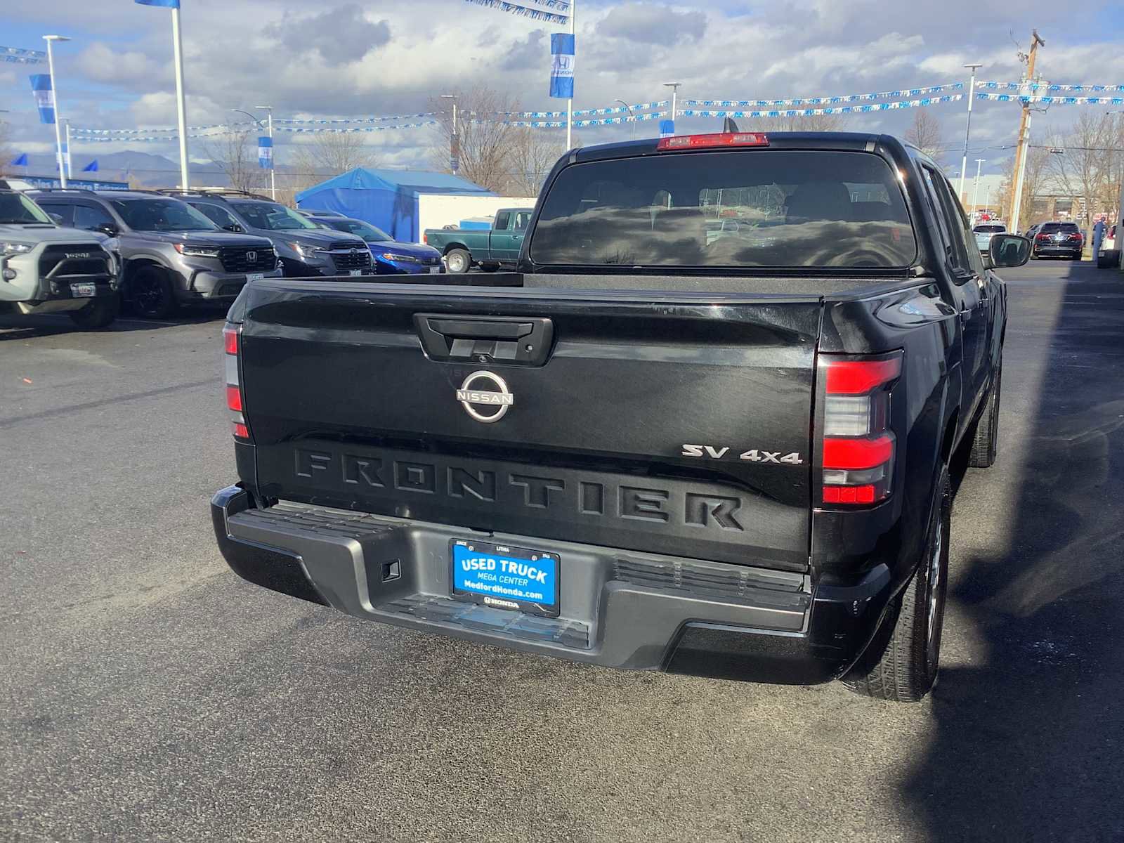Used 2023 Nissan Frontier SV image 5