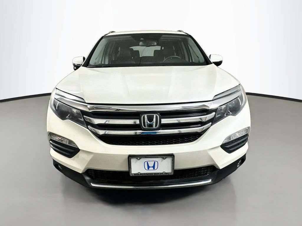 Certified 2017 Honda Pilot Touring image 2