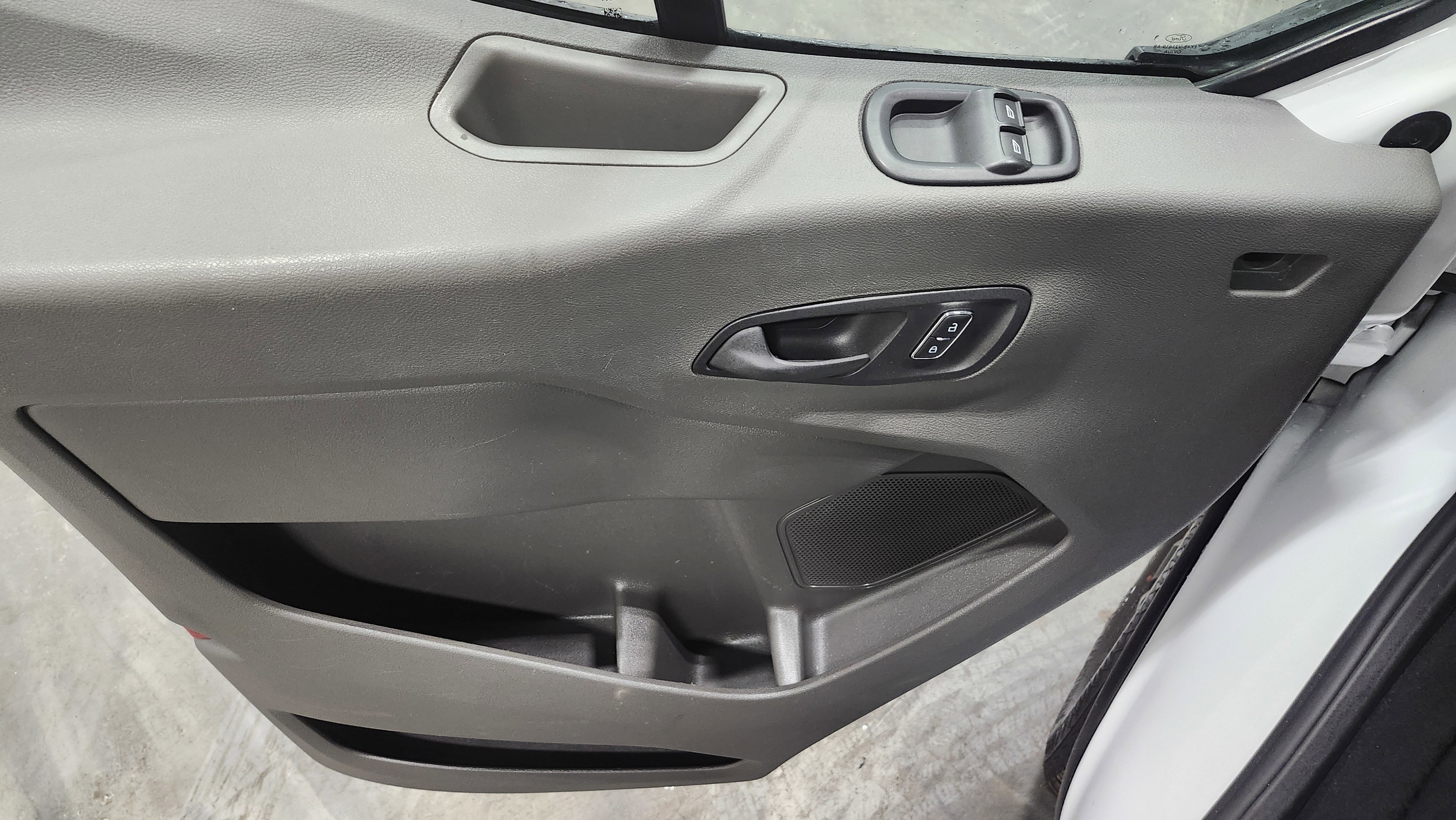 Used 2023 Ford Transit 350 XLT image 28