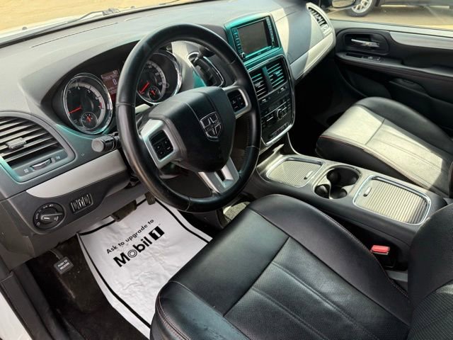 Used 2016 Dodge Grand Caravan R/T FWD image 16