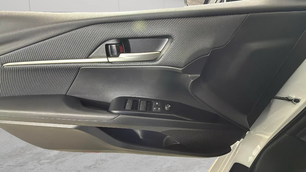 Used 2025 Toyota Camry SE w/ Convenience Package FWD image 25